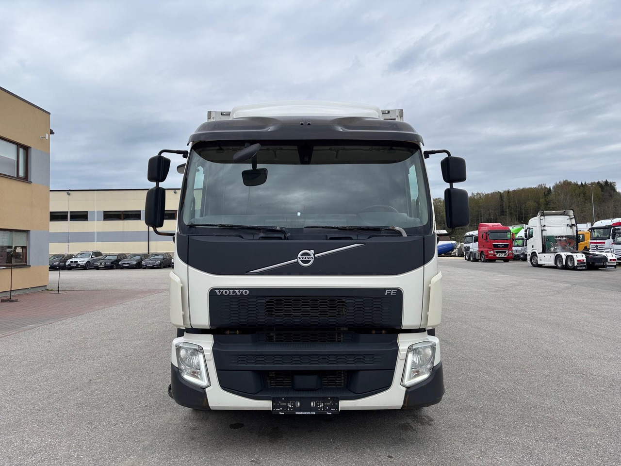 VOLVO FE320 - Xe tải hộp: hình 2 VOLVO FE320 - Xe tải hộp: hình 2
