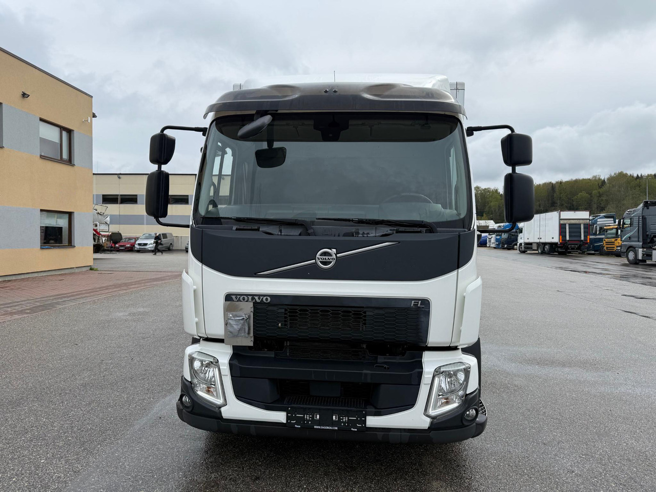 VOLVO FL250 - Xe tải hộp: hình 3 VOLVO FL250 - Xe tải hộp: hình 3