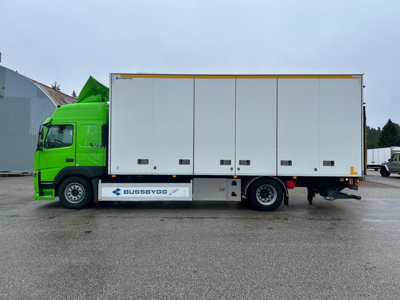 VOLVO FM330 - Xe tải hộp: hình 5 VOLVO FM330 - Xe tải hộp: hình 5