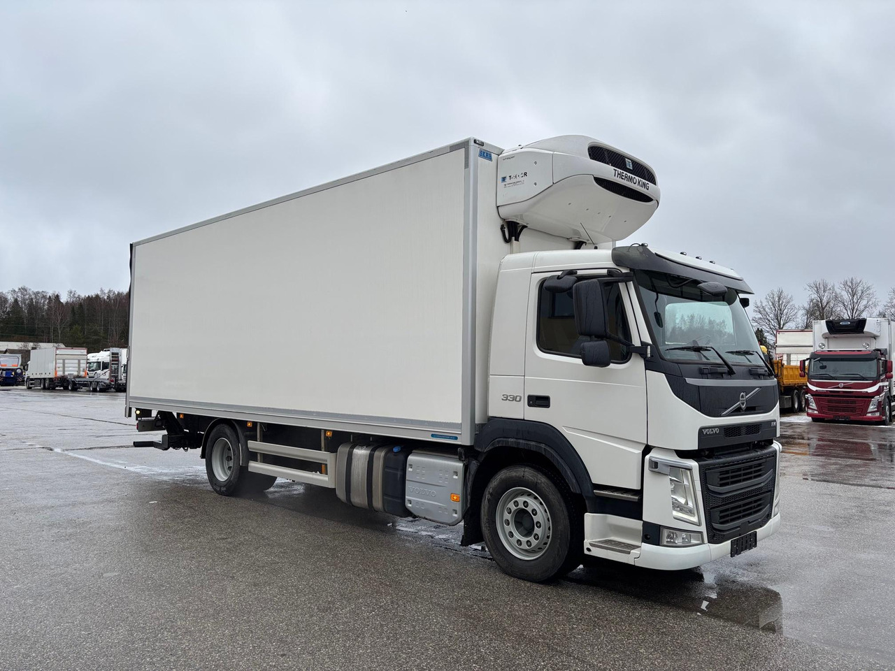 VOLVO FM330 - Xe tải đông lạnh: hình 1 VOLVO FM330 - Xe tải đông lạnh: hình 1