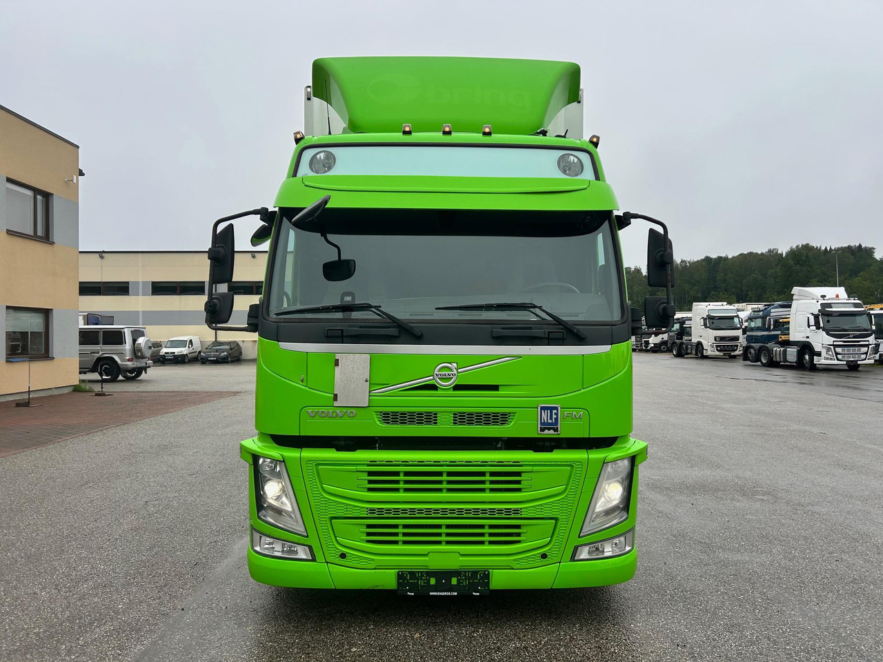 VOLVO FM330 - Xe tải hộp: hình 2 VOLVO FM330 - Xe tải hộp: hình 2