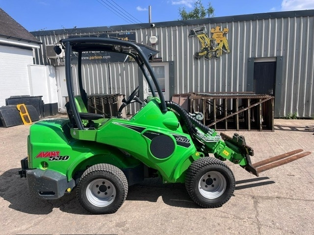 Avant M530 - Máy xúc lật mini gấp khúc: hình 1 Avant M530 - Máy xúc lật mini gấp khúc: hình 1
