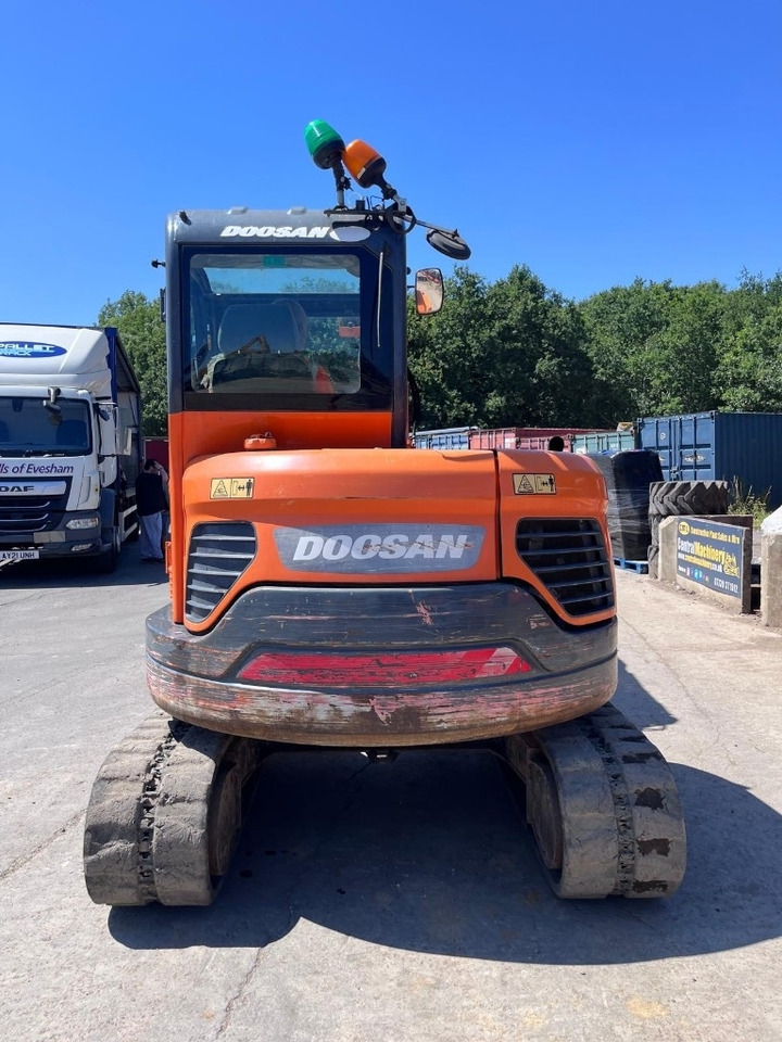 Doosan DX 63-3 - Máy xúc mini: hình 4 Doosan DX 63-3 - Máy xúc mini: hình 4