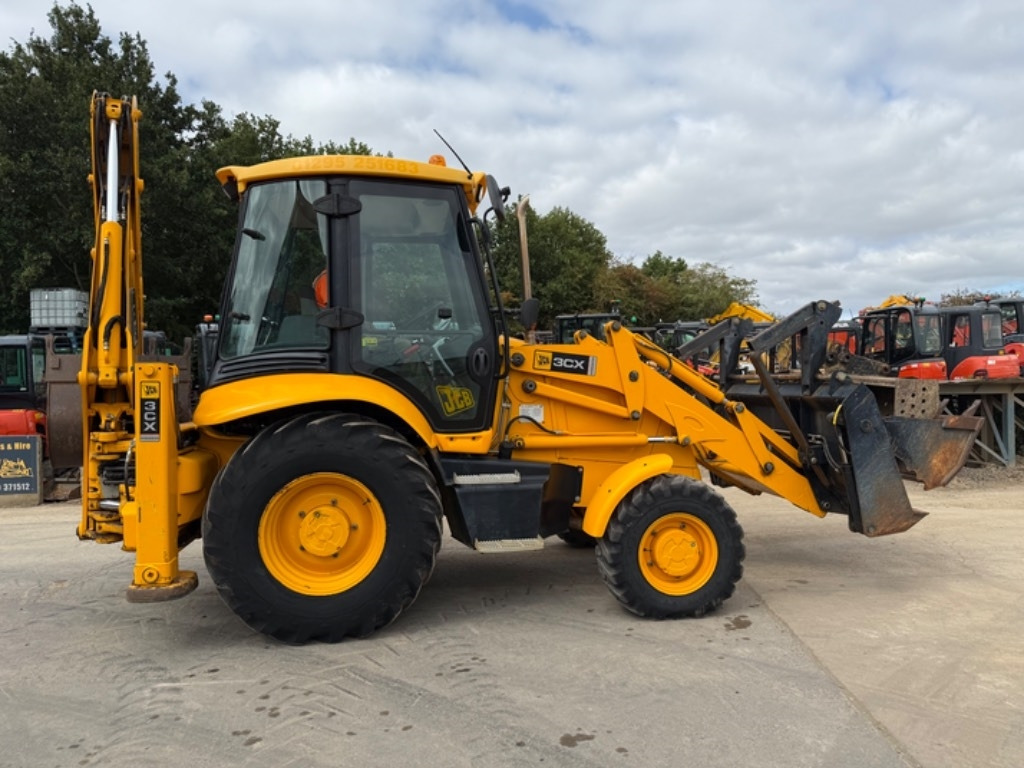 JCB 3 CX - Máy xúc trước múc sau: hình 1 JCB 3 CX - Máy xúc trước múc sau: hình 1