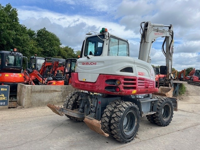 Takeuchi TB 295 W - Máy xúc bánh lốp: hình 4 Takeuchi TB 295 W - Máy xúc bánh lốp: hình 4