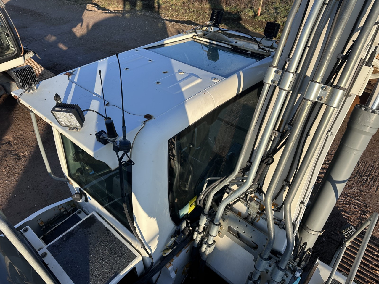 LIEBHERR R 924 LC Top Zustand !!! Kein 914- 916- 920- 926 - Máy xúc bánh xích: hình 3 LIEBHERR R 924 LC Top Zustand !!! Kein 914- 916- 920- 926 - Máy xúc bánh xích: hình 3