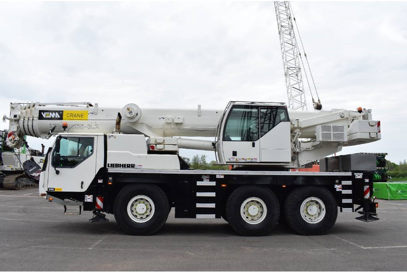 Liebherr LTM1055-3.2 - Cần cẩu mọi địa hình: hình 1 Liebherr LTM1055-3.2 - Cần cẩu mọi địa hình: hình 1
