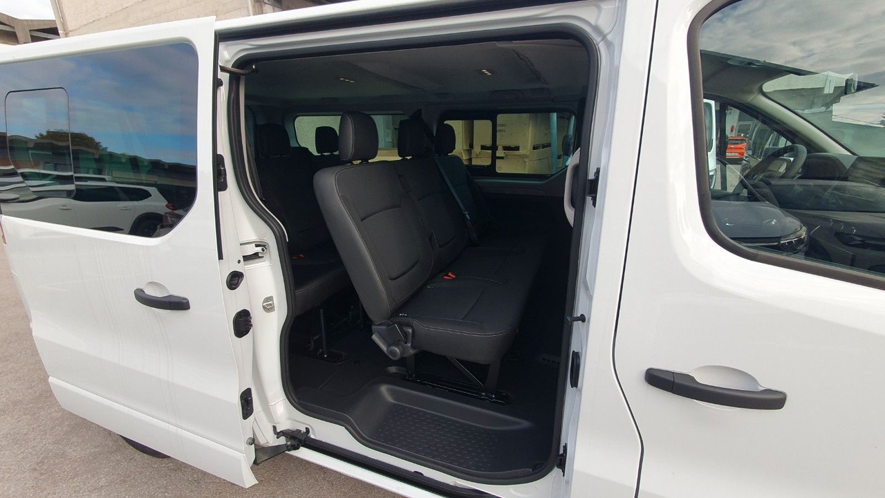 Renault Trafic Passenger Grand Intens dCi 150 - Xe van chở khách: hình 5 Renault Trafic Passenger Grand Intens dCi 150 - Xe van chở khách: hình 5
