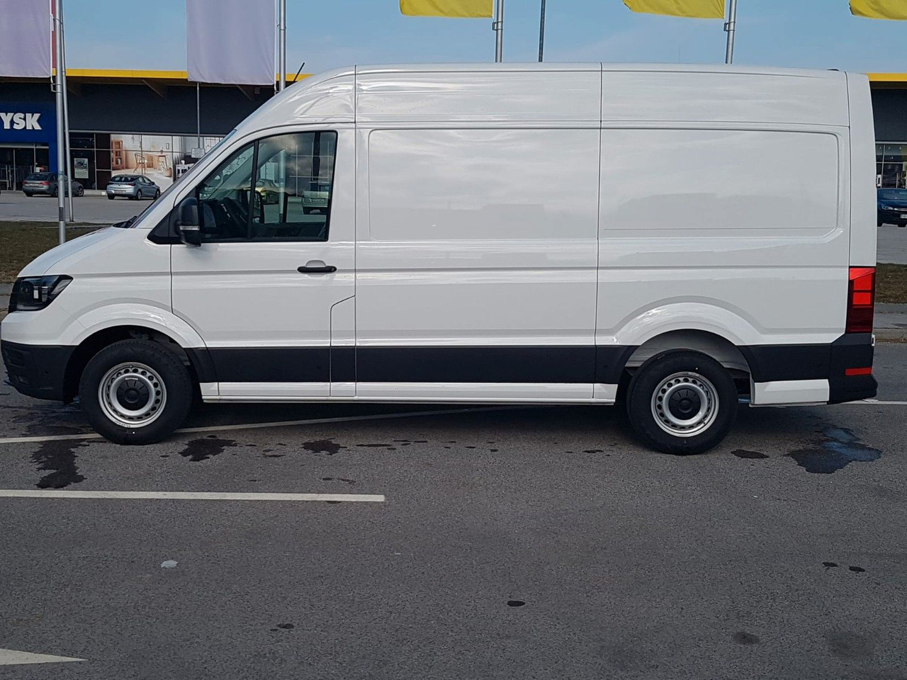 Volkswagen Crafter Kasten 35 L3H3-177-AT8-FWD - Xe van chở hàng: hình 1 Volkswagen Crafter Kasten 35 L3H3-177-AT8-FWD - Xe van chở hàng: hình 1