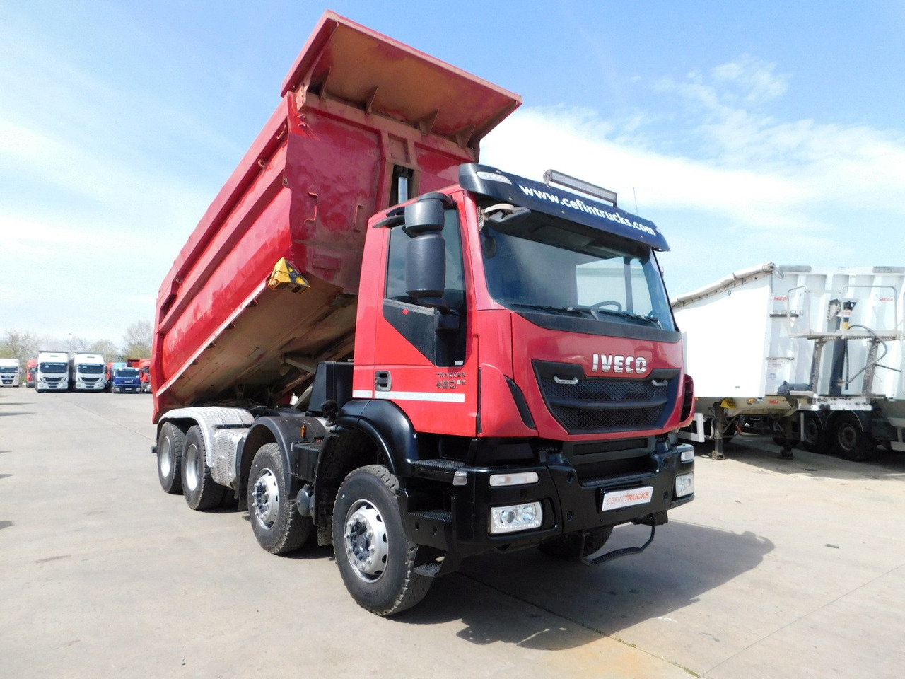 Iveco Trakker 450 - Xe ben: hình 2 Iveco Trakker 450 - Xe ben: hình 2