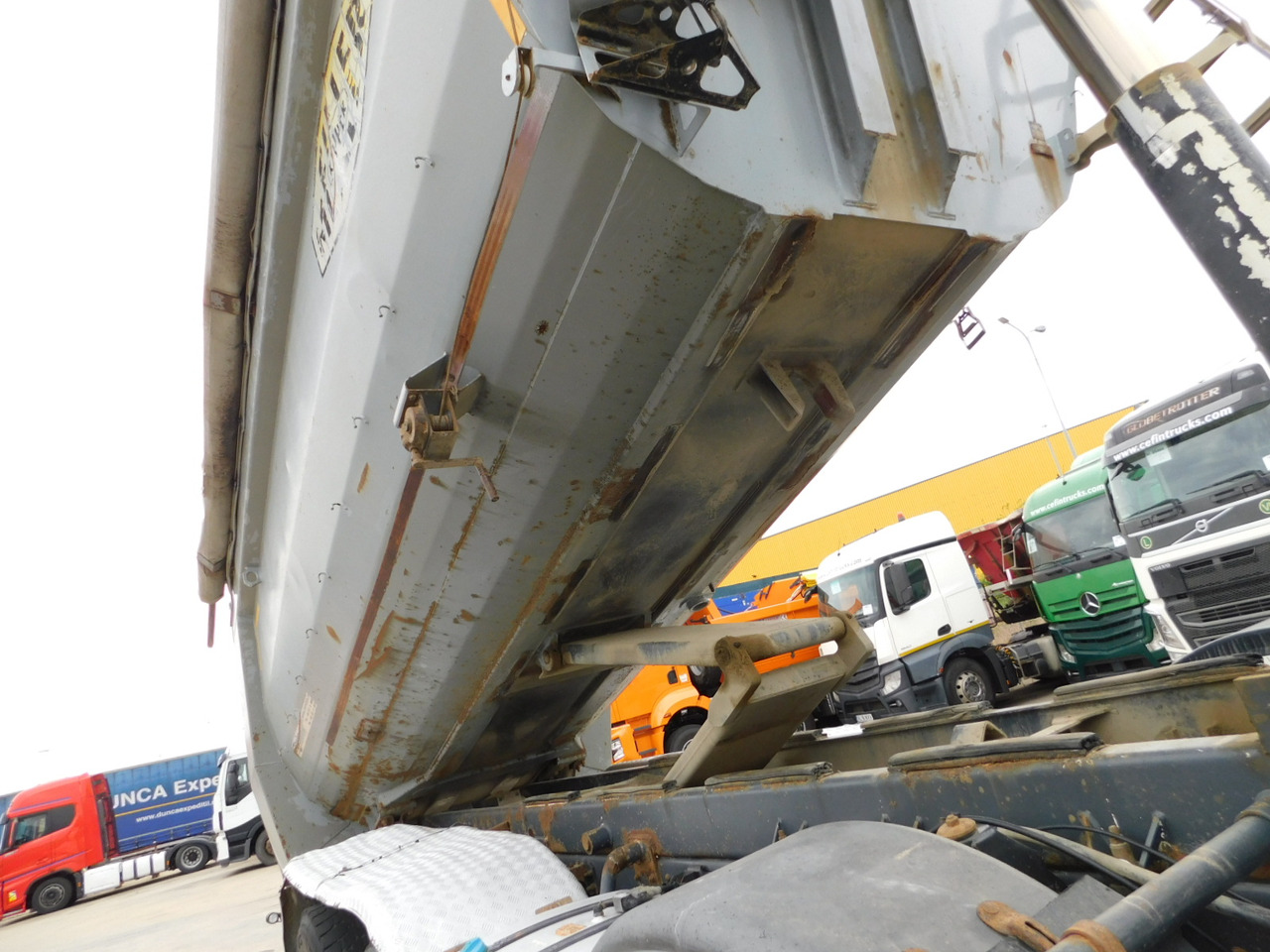 Xe ben Scania G420: hình 8 Xe ben Scania G420: hình 8