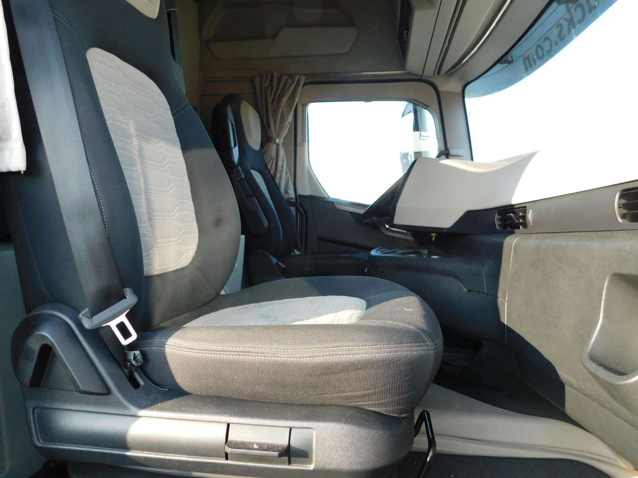 Ford F max 4x2 scab e6 12s2620 - Xe đầu kéo: hình 5 Ford F max 4x2 scab e6 12s2620 - Xe đầu kéo: hình 5