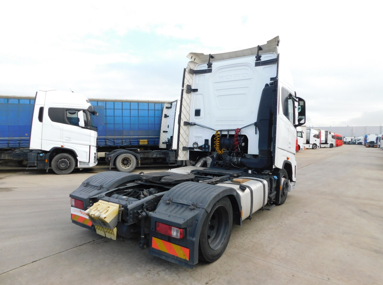 Ford F max ll 4x2 scab e6 12tx2620 - Xe đầu kéo: hình 3 Ford F max ll 4x2 scab e6 12tx2620 - Xe đầu kéo: hình 3