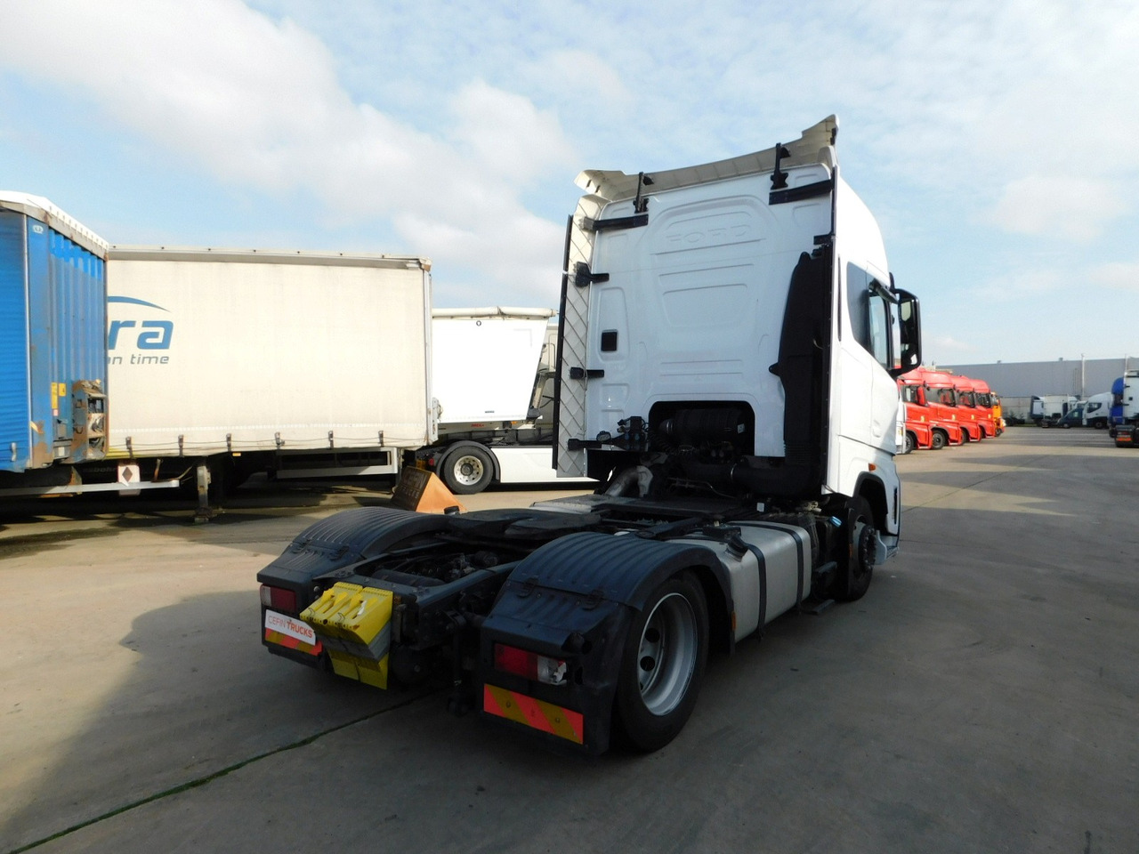 Ford F max ll 4x2 scab e6 12tx2620 - Xe đầu kéo: hình 3 Ford F max ll 4x2 scab e6 12tx2620 - Xe đầu kéo: hình 3