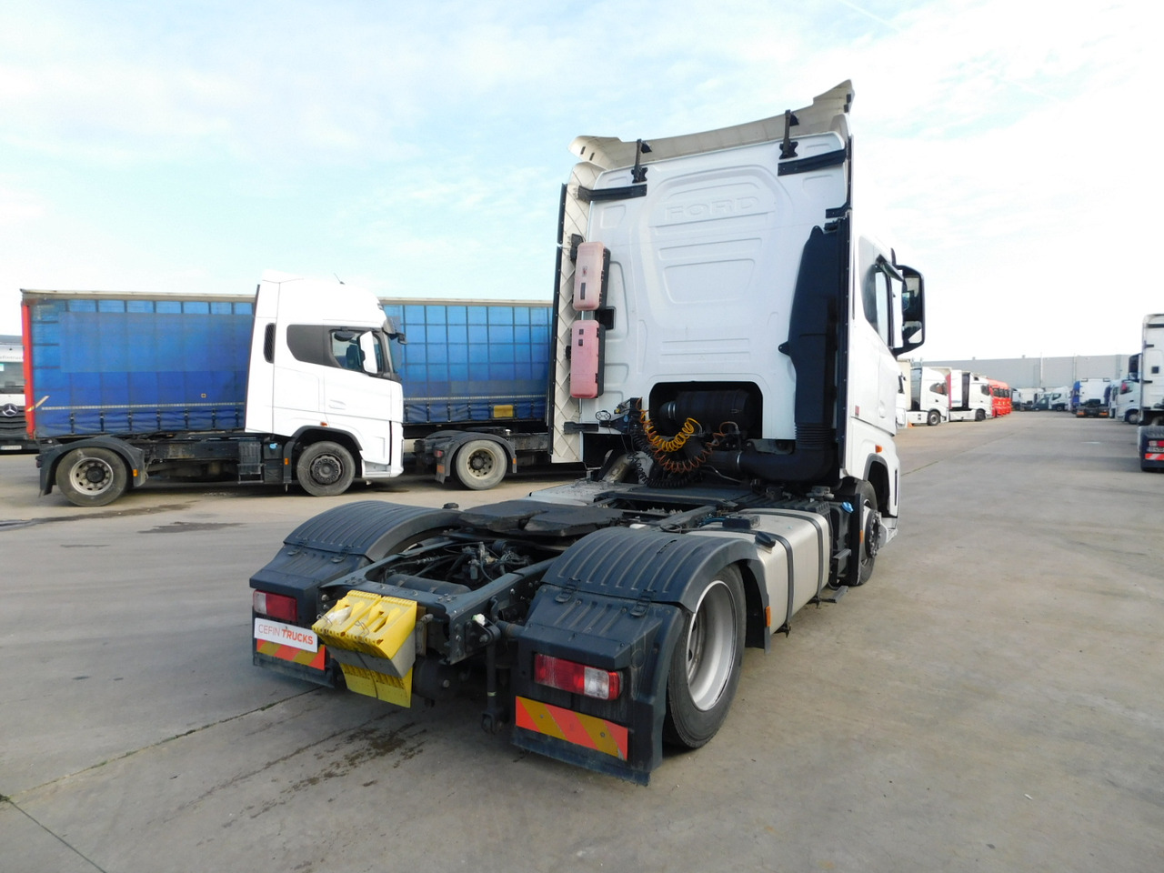 Ford F max ll 4x2 scab e6 12tx2620 - Xe đầu kéo: hình 3 Ford F max ll 4x2 scab e6 12tx2620 - Xe đầu kéo: hình 3