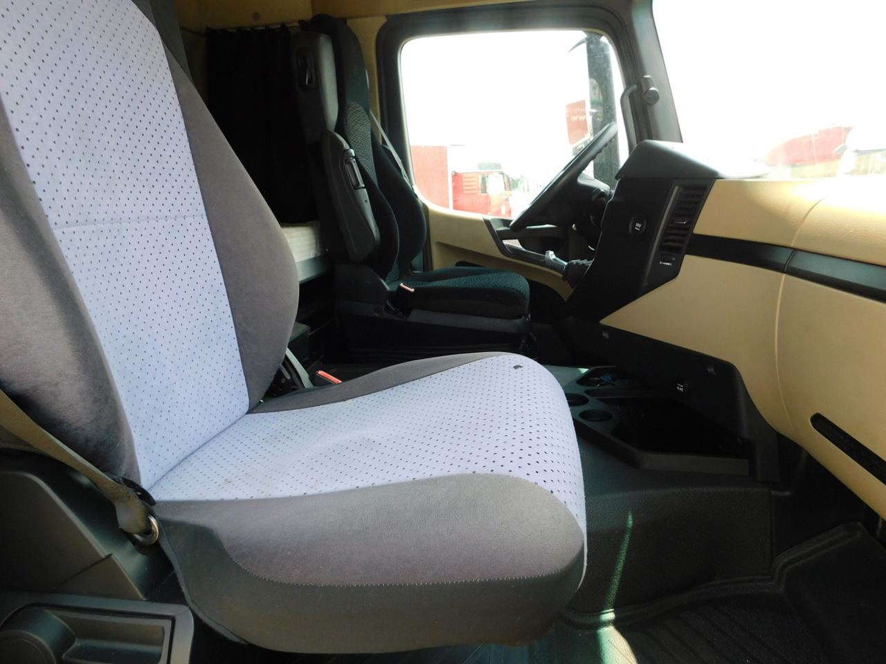 Mercedes Actros 1845 - Xe đầu kéo: hình 5 Mercedes Actros 1845 - Xe đầu kéo: hình 5