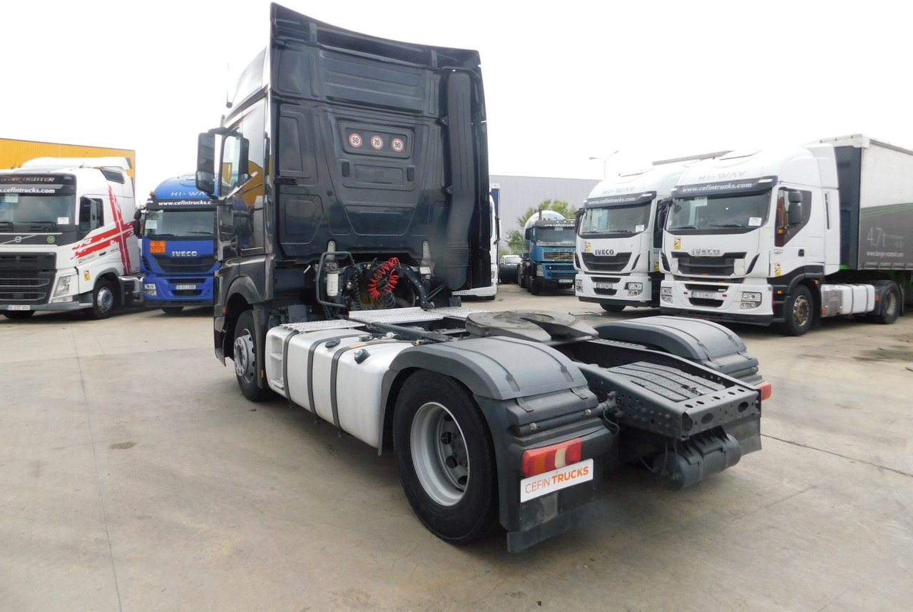 Mercedes Actros - Xe đầu kéo: hình 4 Mercedes Actros - Xe đầu kéo: hình 4