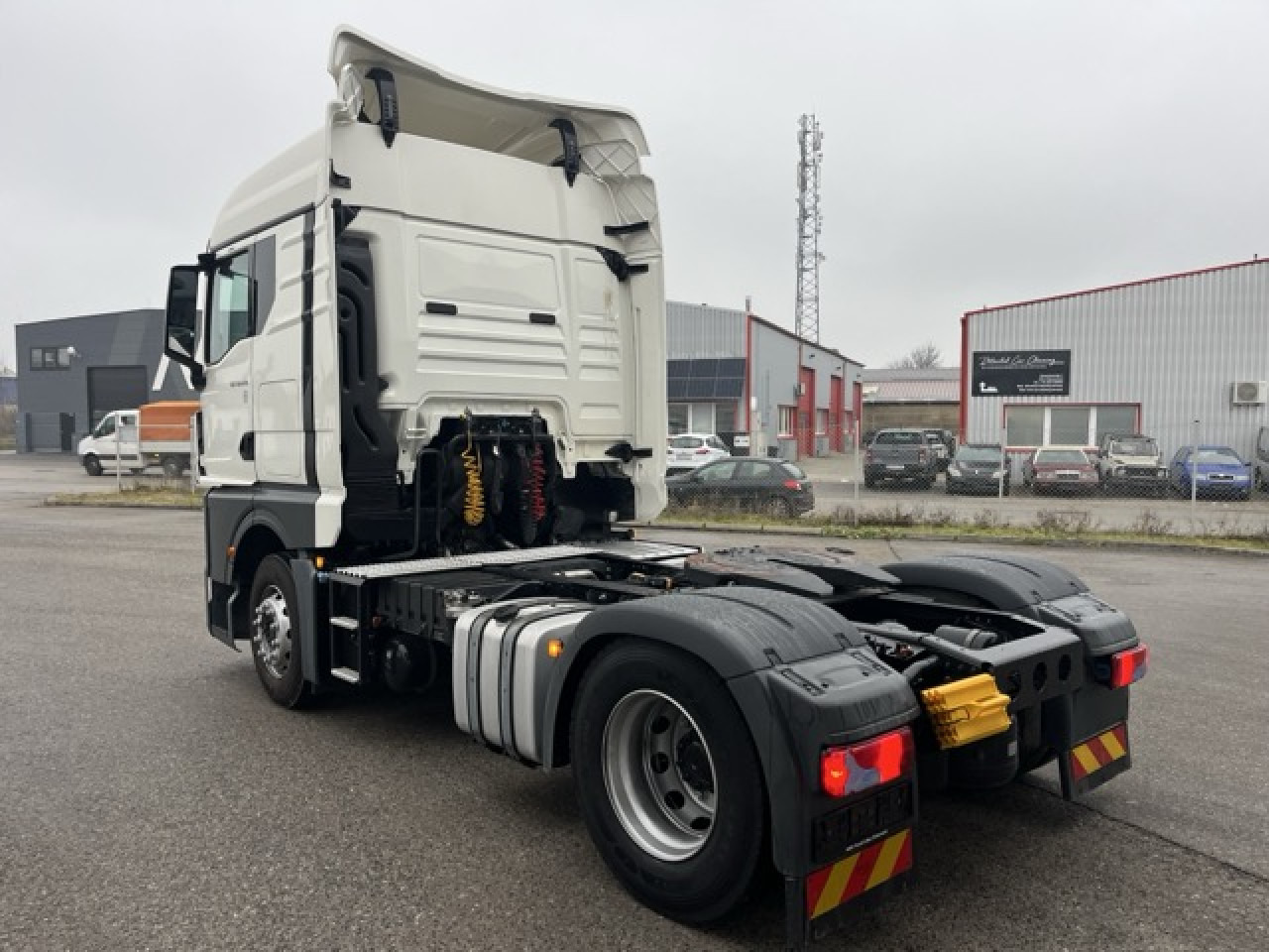 Cho thuê MAN TGX 18.470 4x2 BLS Euro6 Retarder Klima Luftfeder MAN TGX 18.470 4x2 BLS Euro6 Retarder Klima Luftfeder: hình 11 Cho thuê MAN TGX 18.470 4x2 BLS Euro6 Retarder Klima Luftfeder MAN TGX 18.470 4x2 BLS Euro6 Retarder Klima Luftfeder: hình 11