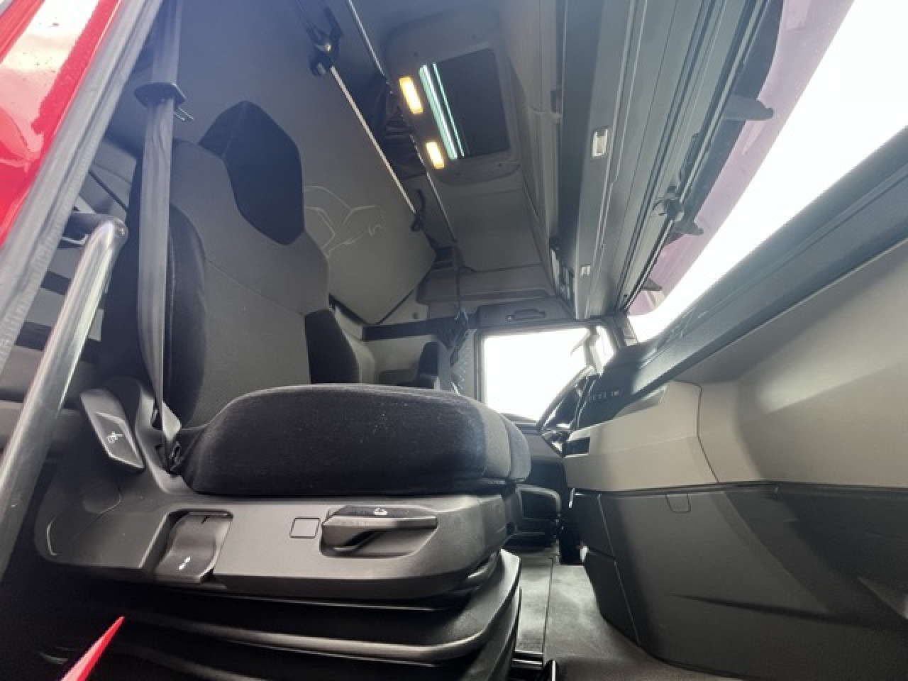 MAN TGX 18.510 4x2 LL SA Euro6 Retarder Klima ZV - Xe đầu kéo: hình 4 MAN TGX 18.510 4x2 LL SA Euro6 Retarder Klima ZV - Xe đầu kéo: hình 4