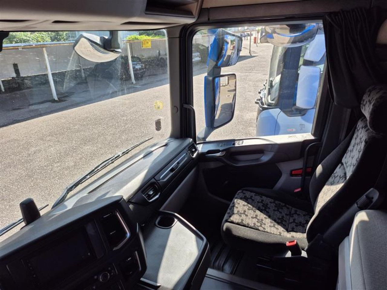 Scania R 450 - Xe đầu kéo: hình 5 Scania R 450 - Xe đầu kéo: hình 5