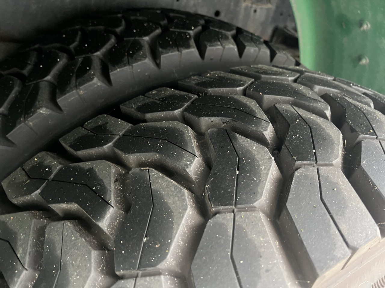 190EH30 4x4 190EH30 4x4 - Xe bồn: hình 2 190EH30 4x4 190EH30 4x4 - Xe bồn: hình 2