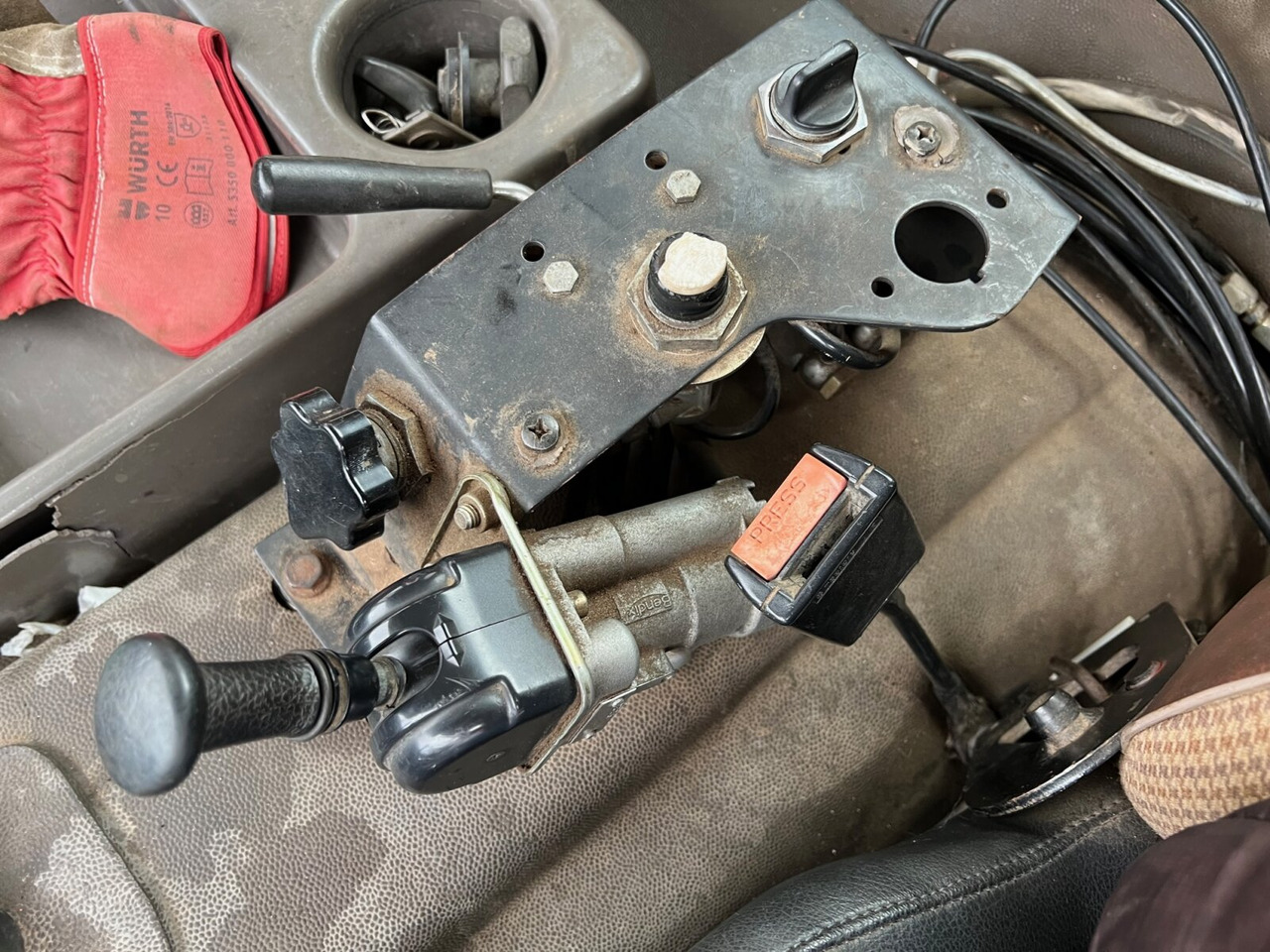 260-34 AHW 6x6 260-34 AHW 6x6, V8, Manual, Full Steel - Xe tải khung gầm: hình 4 260-34 AHW 6x6 260-34 AHW 6x6, V8, Manual, Full Steel - Xe tải khung gầm: hình 4