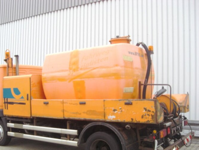 DA22, 5.000 ltr. Tank mit Pumpe Spülaufbau DA22, 5.000 ltr. Tank mit Pumpe - Bồn chứa: hình 3 DA22, 5.000 ltr. Tank mit Pumpe Spülaufbau DA22, 5.000 ltr. Tank mit Pumpe - Bồn chứa: hình 3