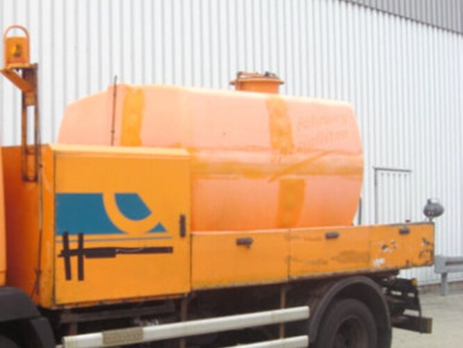 DA22, 5.000 ltr. Tank mit Pumpe Spülaufbau DA22, 5.000 ltr. Tank mit Pumpe - Bồn chứa: hình 1 DA22, 5.000 ltr. Tank mit Pumpe Spülaufbau DA22, 5.000 ltr. Tank mit Pumpe - Bồn chứa: hình 1