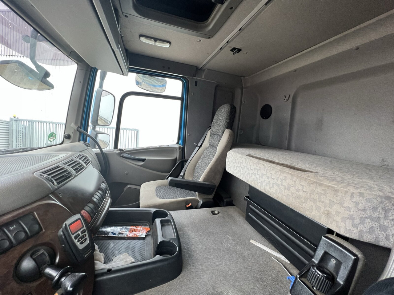 DAF AT 85.460 6x4 AT 85.460 6x4, Abrollkipper Palfinger T20 - Xe tải nâng móc: hình 3 DAF AT 85.460 6x4 AT 85.460 6x4, Abrollkipper Palfinger T20 - Xe tải nâng móc: hình 3