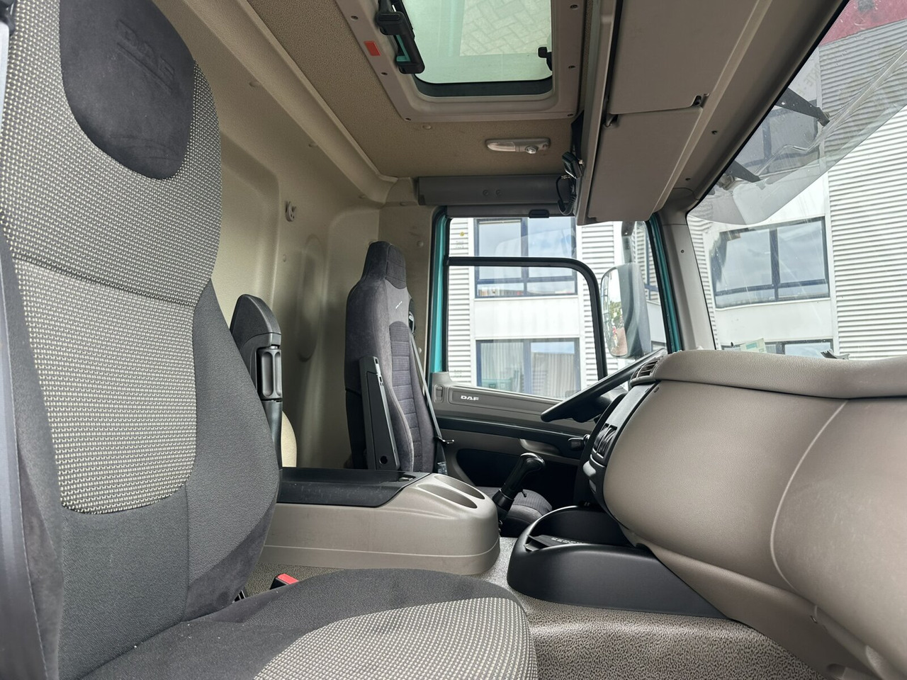 DAF CF 85.460 6x4 CF 85.460 6x4, Bordmatik links - Xe ben: hình 5 DAF CF 85.460 6x4 CF 85.460 6x4, Bordmatik links - Xe ben: hình 5