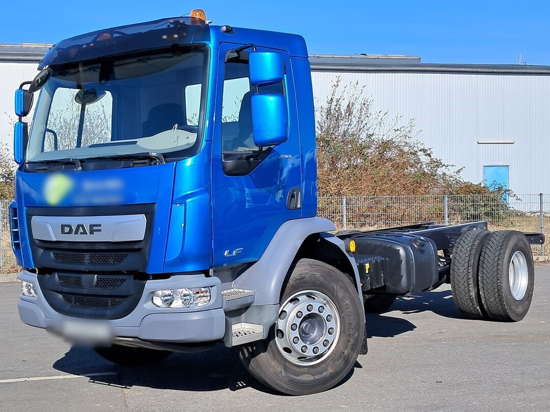 DAF LF 290 FA 4x2 LF 290 FA 4x2, Nebenantrieb, Navi, Abrollanlage HYVA T12-45 - Xe tải nâng móc: hình 5 DAF LF 290 FA 4x2 LF 290 FA 4x2, Nebenantrieb, Navi, Abrollanlage HYVA T12-45 - Xe tải nâng móc: hình 5