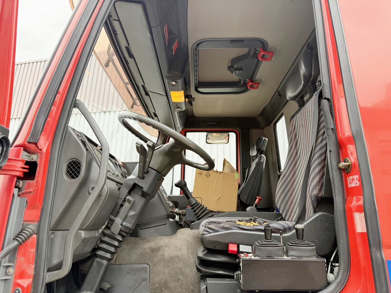 EuroTech 240E38 6x2-4 EuroTech 240E38 6x2-4, Lift-/Lenkachse, Seilwinde, Kran Hiab 100 - Xe tải nâng móc, Xe cẩu tự hành: hình 3 EuroTech 240E38 6x2-4 EuroTech 240E38 6x2-4, Lift-/Lenkachse, Seilwinde, Kran Hiab 100 - Xe tải nâng móc, Xe cẩu tự hành: hình 3