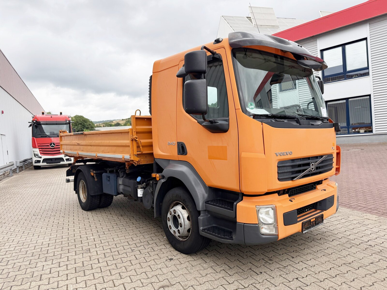 Xe ben FL 240 4x2 FL 240 4x2: hình 9