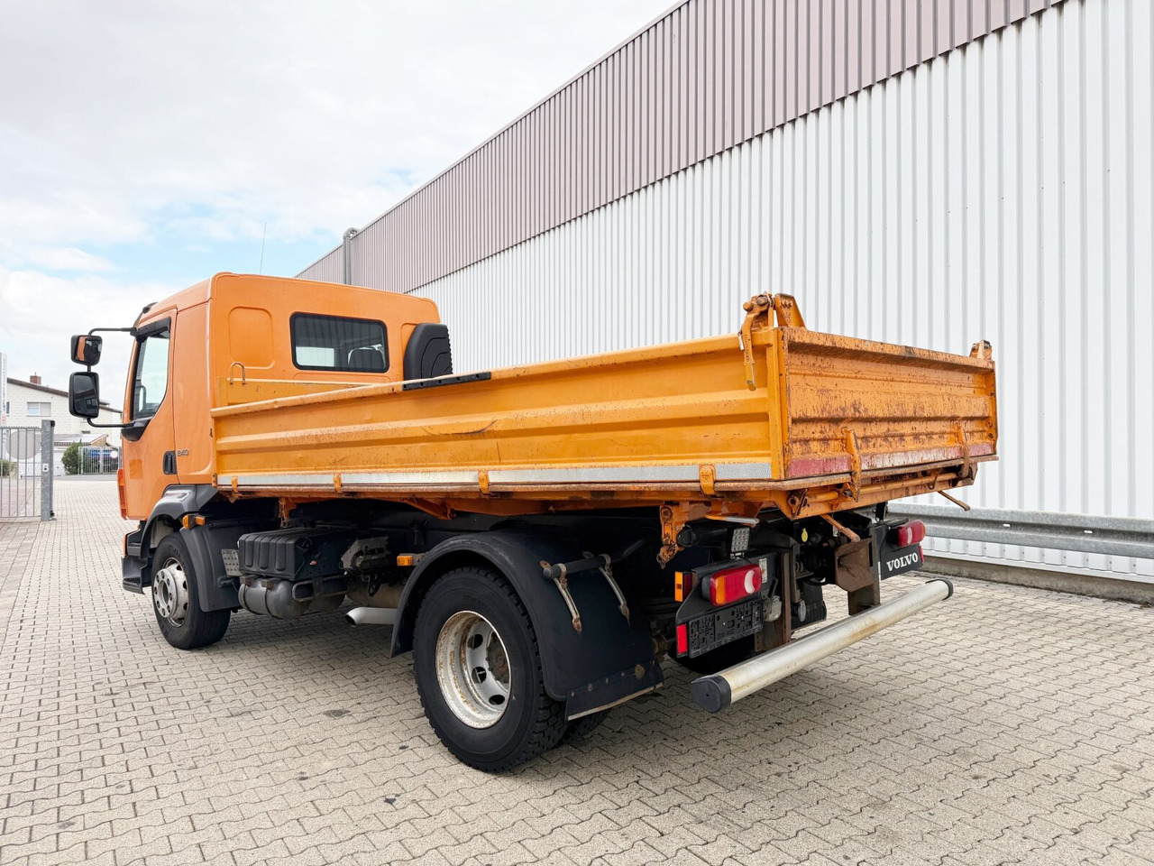 Xe ben FL 240 4x2 FL 240 4x2: hình 12