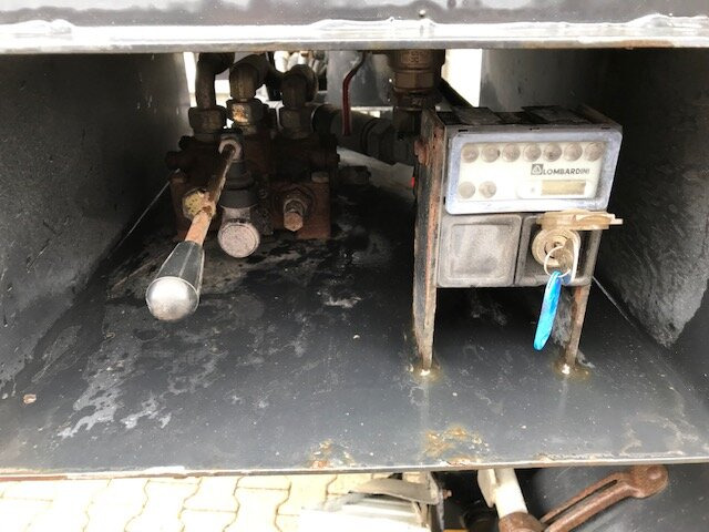 HDK 1860 HDK 1860 Hinterkippmulde ca. 28m³ mit Seperatmotor, eigene Hydraulik - Rơ moóc ben: hình 2 HDK 1860 HDK 1860 Hinterkippmulde ca. 28m³ mit Seperatmotor, eigene Hydraulik - Rơ moóc ben: hình 2