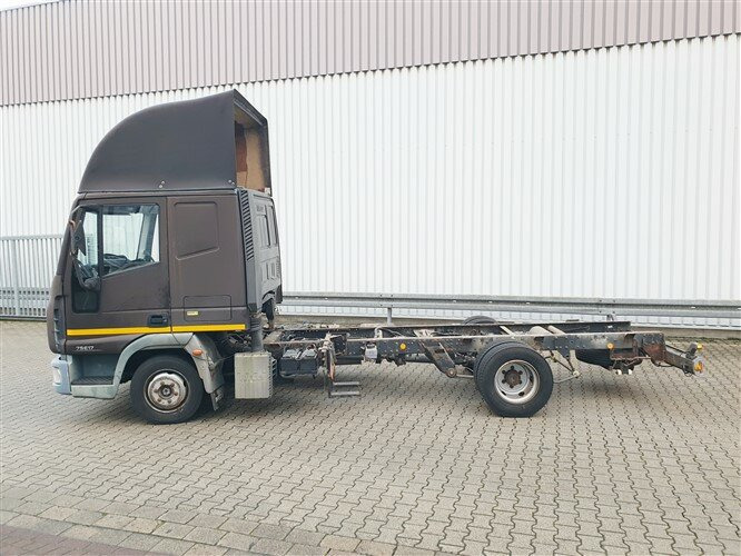 Iveco EuroCargo 75 E 17/4x2 EuroCargo 75 E 17/4x2, 6x VORHANDEN! - Xe tải khung gầm: hình 3 Iveco EuroCargo 75 E 17/4x2 EuroCargo 75 E 17/4x2, 6x VORHANDEN! - Xe tải khung gầm: hình 3