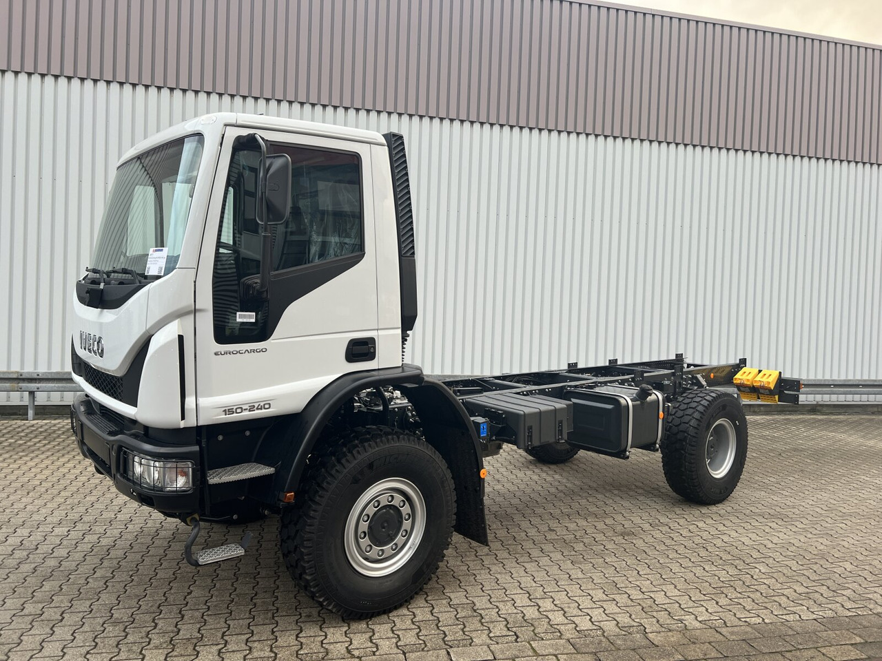 Xe tải khung gầm mới Iveco EuroCargo ML150E24 WS 4x4 EuroCargo ML150E24 WS 4x4, Euro3, mehrfach Vorhanden!: hình 8 Xe tải khung gầm mới Iveco EuroCargo ML150E24 WS 4x4 EuroCargo ML150E24 WS 4x4, Euro3, mehrfach Vorhanden!: hình 8