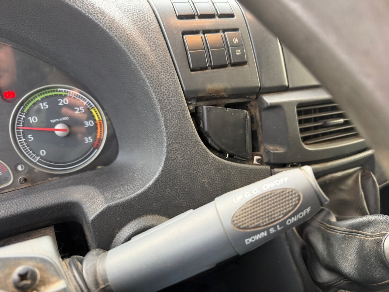 Iveco EuroCargo ML75E16 4x2 EuroCargo ML75E16 4x2, City-Abroller - Xe tải nâng móc: hình 5 Iveco EuroCargo ML75E16 4x2 EuroCargo ML75E16 4x2, City-Abroller - Xe tải nâng móc: hình 5