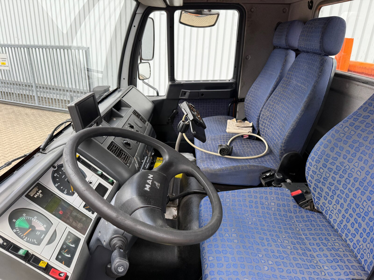 MAN 14.225 LAK 4x4 BB 14.225 LAK 4x4 BB, Winterdienstausstattung - Xe ben: hình 3 MAN 14.225 LAK 4x4 BB 14.225 LAK 4x4 BB, Winterdienstausstattung - Xe ben: hình 3