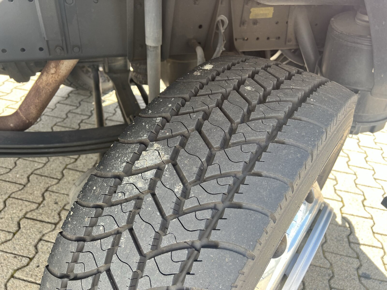 MAN 25/18.284 6x2-4 LL 25/18.284 6x2-4 LL,Kran HMF 1113 K3, Funk, Retarder - Xe tải nâng móc, Xe cẩu tự hành: hình 2 MAN 25/18.284 6x2-4 LL 25/18.284 6x2-4 LL,Kran HMF 1113 K3, Funk, Retarder - Xe tải nâng móc, Xe cẩu tự hành: hình 2
