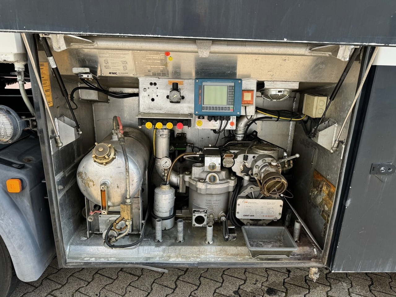 Xe bồn MAN TGA 26.390 6X2-4 BL TGA 26.390 6X2-4 BL, Lenk-/Liftachse, Willig Tankaufbau ca. 20.000l, 3 Kammern: hình 9