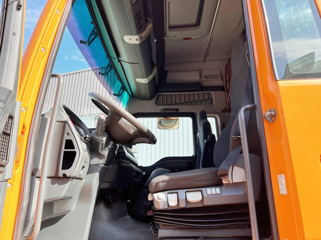 MAN TGA 26.440 6X2-2 LL TGA 26.440 6X2-2 LL, Intarder, Liftachse, LBW BÄR unterfaltbar - Xe chở container/ Xe tải hoán đổi thân: hình 2 MAN TGA 26.440 6X2-2 LL TGA 26.440 6X2-2 LL, Intarder, Liftachse, LBW BÄR unterfaltbar - Xe chở container/ Xe tải hoán đổi thân: hình 2