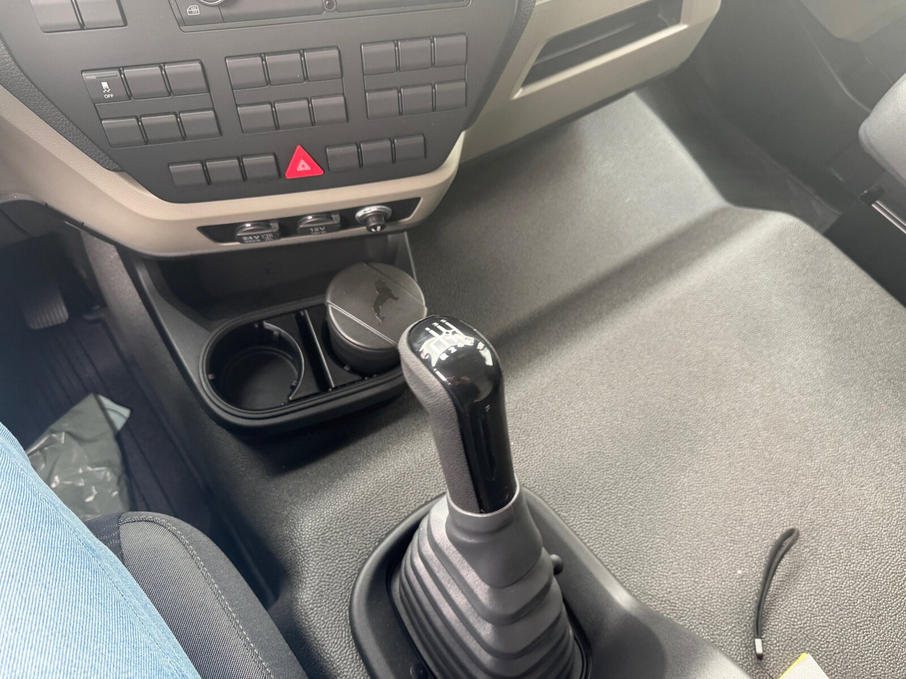 MAN TGL 12.190 4x2 BL TGL 12.190 4x2 BL - Xe tải thùng lửng/ Phẳng: hình 5 MAN TGL 12.190 4x2 BL TGL 12.190 4x2 BL - Xe tải thùng lửng/ Phẳng: hình 5