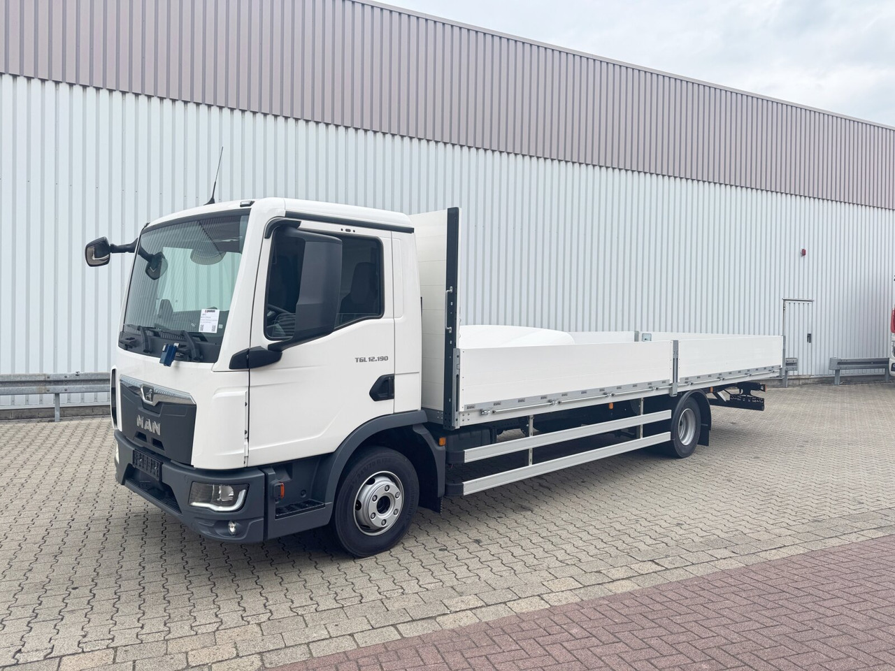 MAN TGL 12.190 4x2 BL TGL 12.190 4x2 BL - Xe tải thùng lửng/ Phẳng: hình 1 MAN TGL 12.190 4x2 BL TGL 12.190 4x2 BL - Xe tải thùng lửng/ Phẳng: hình 1