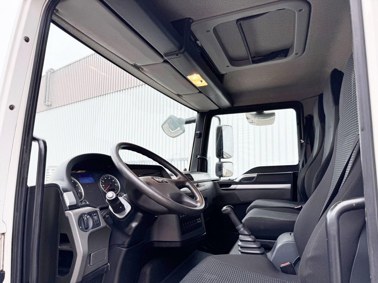 MAN TGL 8.150 4x2 BL TGL 8.150 4x2 BL, Möbelkoffer mit Rolltor - Xe tải hộp: hình 4 MAN TGL 8.150 4x2 BL TGL 8.150 4x2 BL, Möbelkoffer mit Rolltor - Xe tải hộp: hình 4