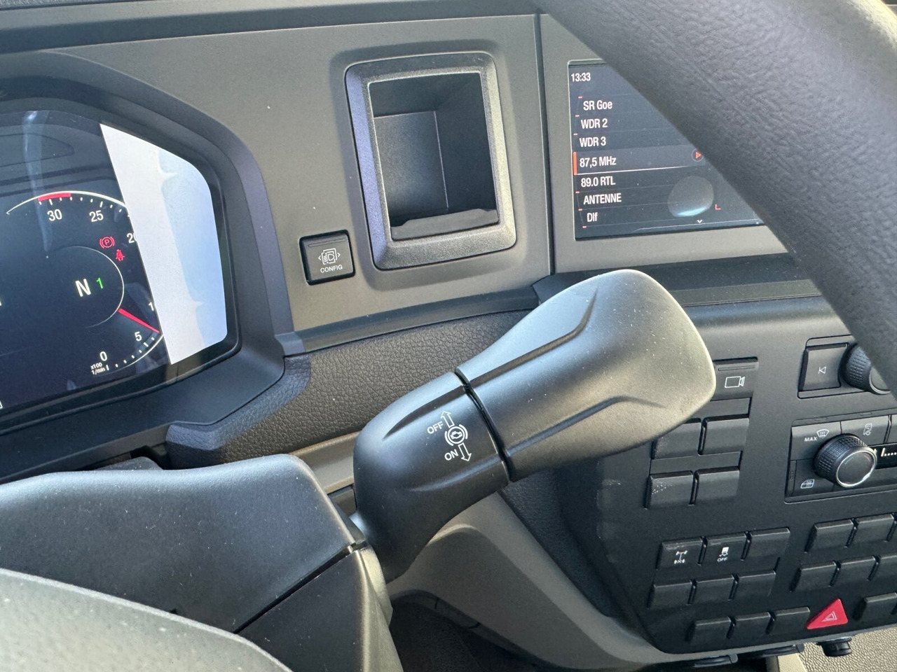 MAN TGL 8.190 4x2 BB CH TGL 8.190 4x2 BB CH, Nebenantrieb - Xe tải khung gầm: hình 5 MAN TGL 8.190 4x2 BB CH TGL 8.190 4x2 BB CH, Nebenantrieb - Xe tải khung gầm: hình 5