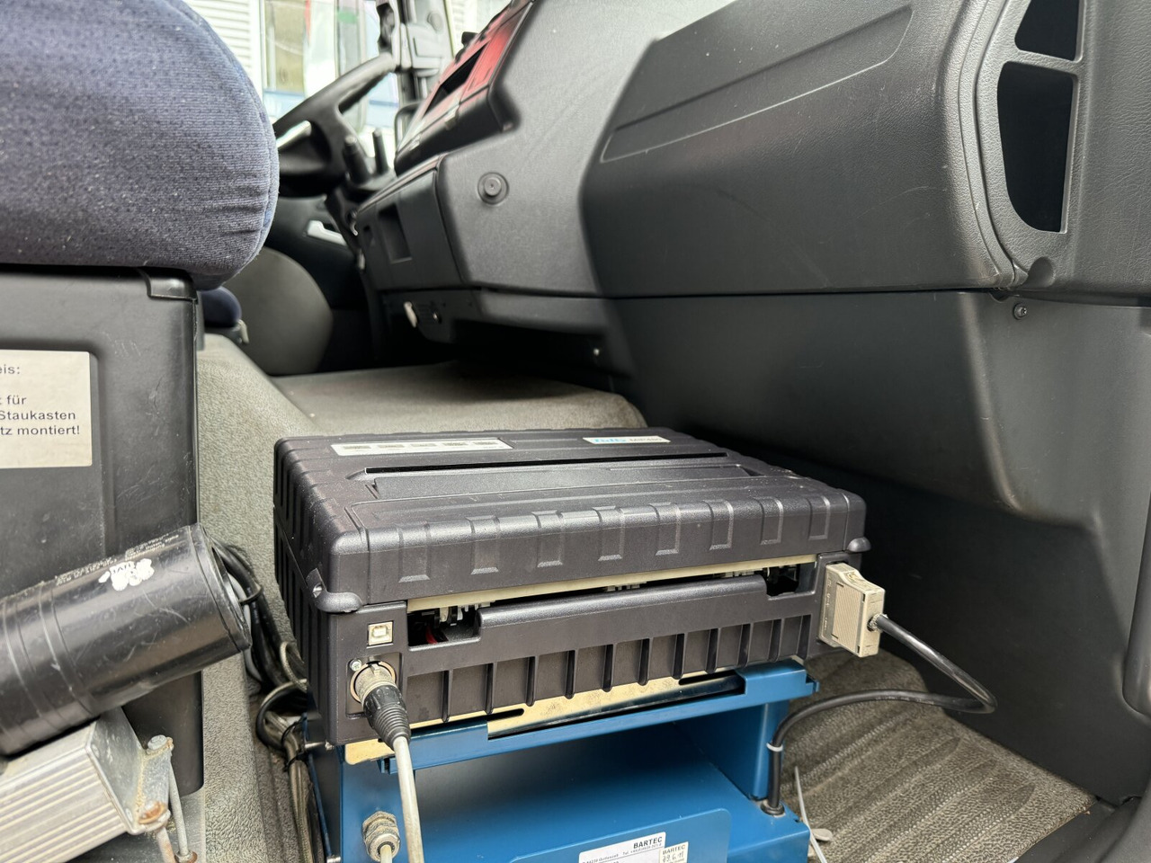 Interior photo 2: Xe bồn MAN TGM 18.280 4X2 BL TGM 18.280 4X2 BL, Esterer Tankaufbau ca. 13.910l, 2 Kammern