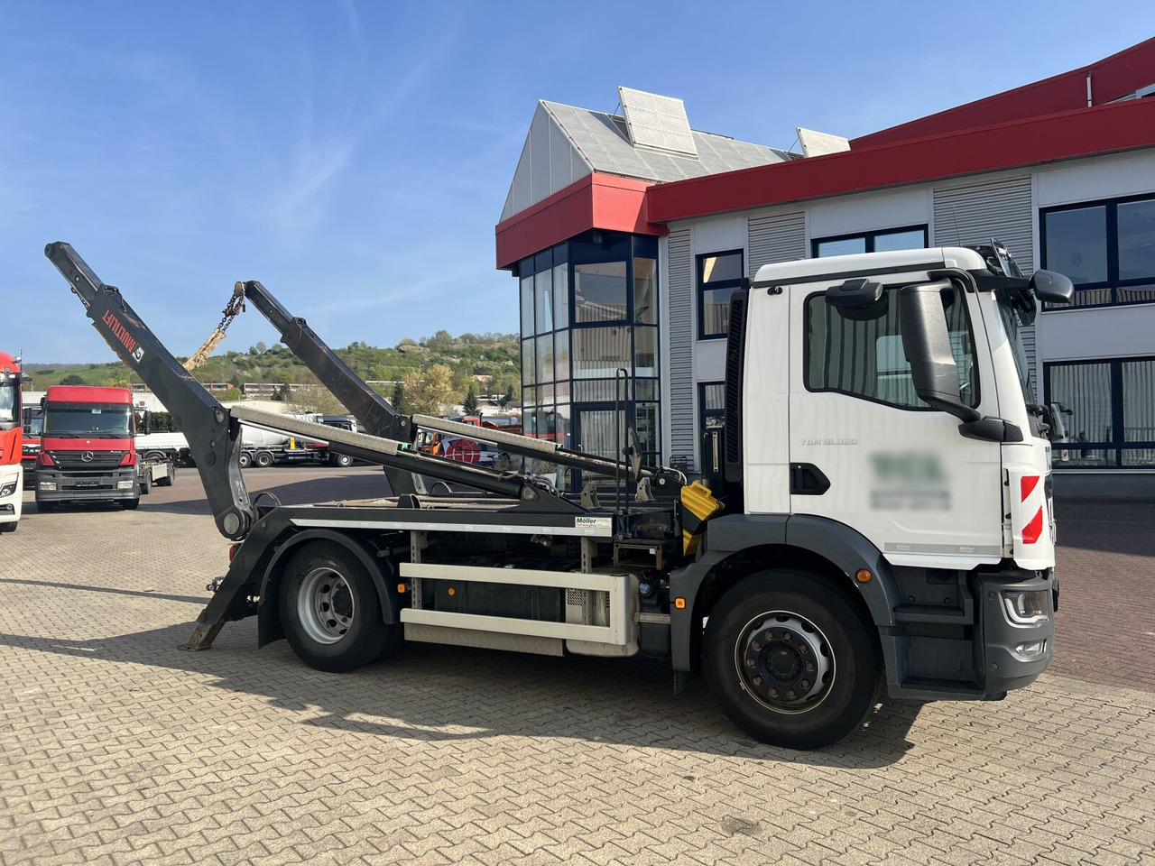 Xe tải chở thùng nhỏ MAN TGM 18.320 4x2 BL TGM 18.320 4x2 BL, Hiab Tele-Absetzanlage, Funk: hình 8