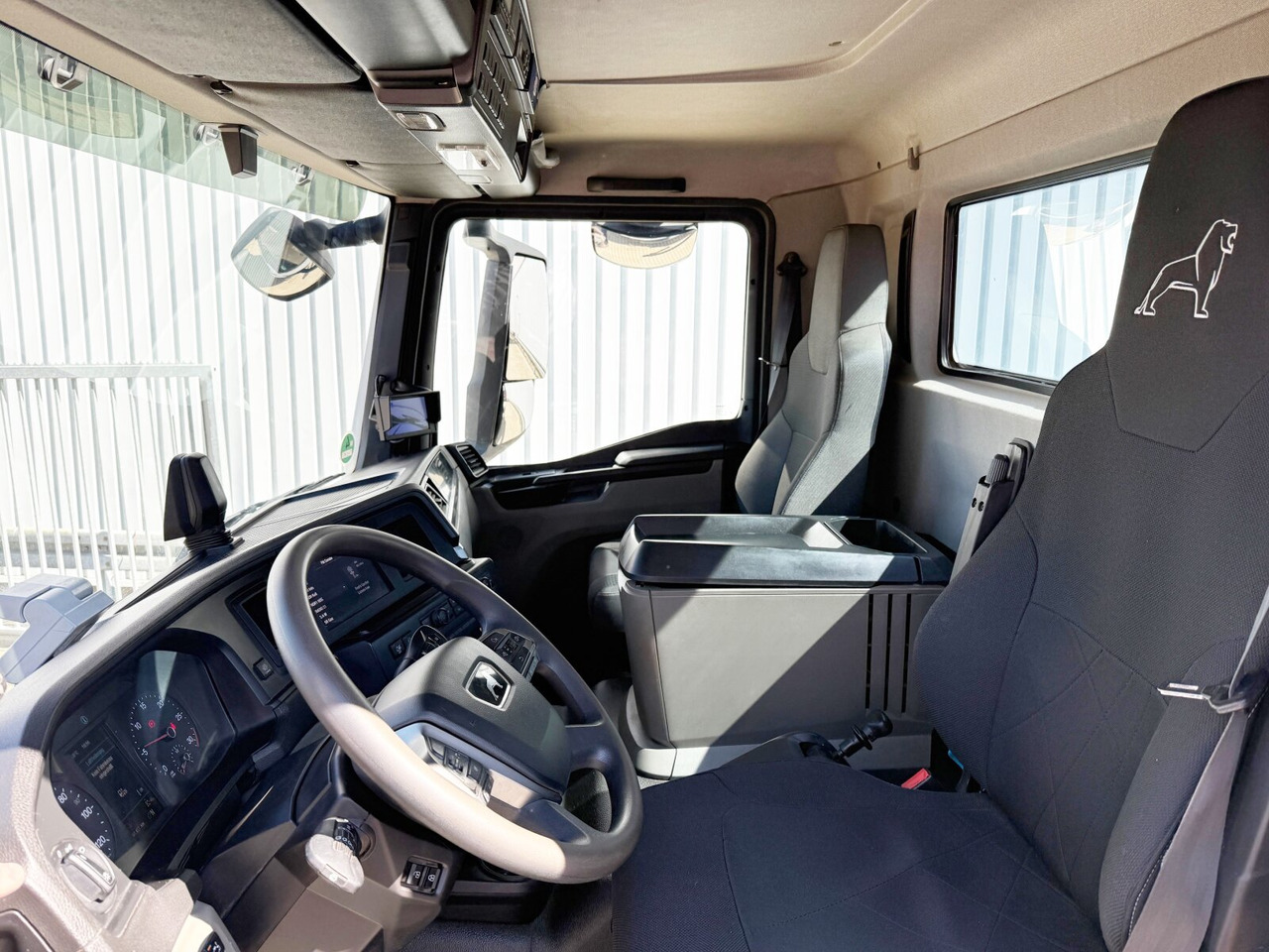 MAN TGM 18.320 4x2 BL TGM 18.320 4x2 BL, Hiab Tele-Absetzanlage, Funk - Xe tải chở thùng nhỏ: hình 2 MAN TGM 18.320 4x2 BL TGM 18.320 4x2 BL, Hiab Tele-Absetzanlage, Funk - Xe tải chở thùng nhỏ: hình 2