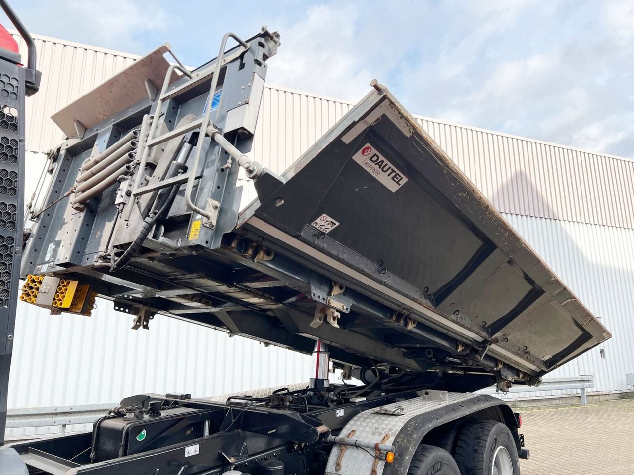 MAN TGS 26.460 6x4 BB TGS 26.460 6x4 BB, Intarder, Bordmatik - Xe ben: hình 2 MAN TGS 26.460 6x4 BB TGS 26.460 6x4 BB, Intarder, Bordmatik - Xe ben: hình 2
